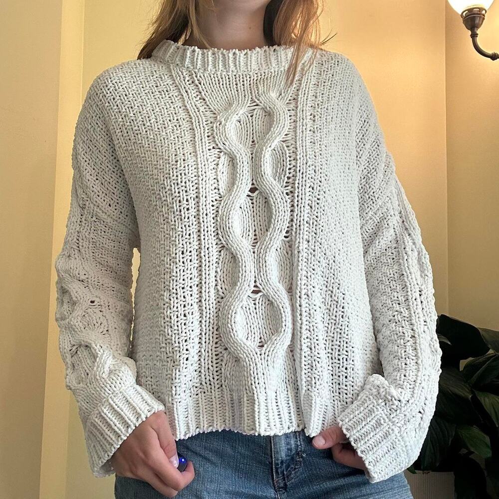 Garage soft white knit chunky sweater size small